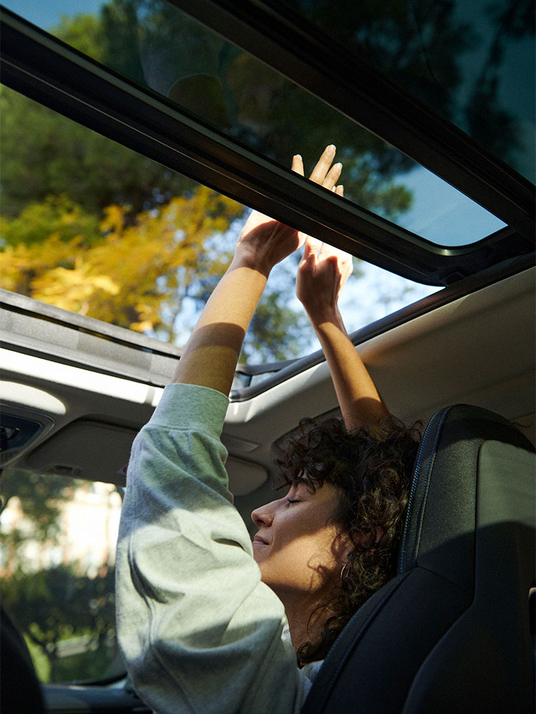 Lynk & Co 01 Panoramic sun roof as a standard